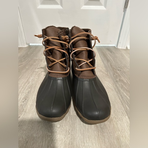 SH13 NWOT Sperry Boots Saltwater Quilted Rain Duck Waterproof Brown Womens 8.5 - Picture 4 of 9